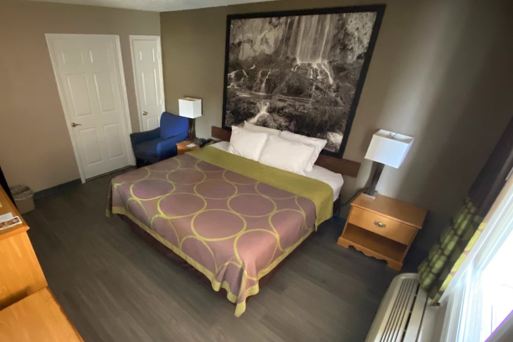 Super 8 by Wyndham Fort Chiswell Wytheville Area - photo 18