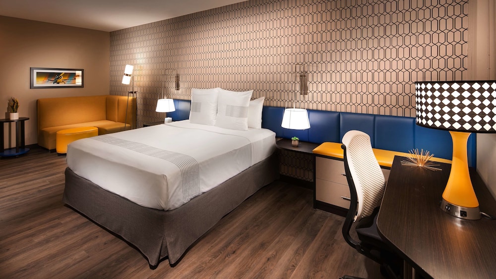 GLō Best Western Nashville Airport - photo 7