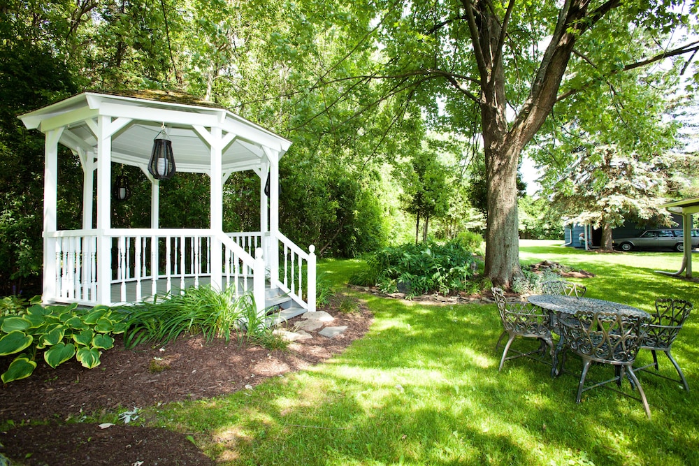 Whispering Winds Motel - photo 24