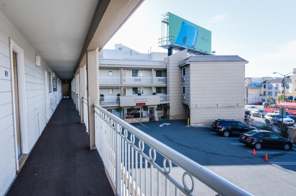 Francisco Bay Inn - photo 21
