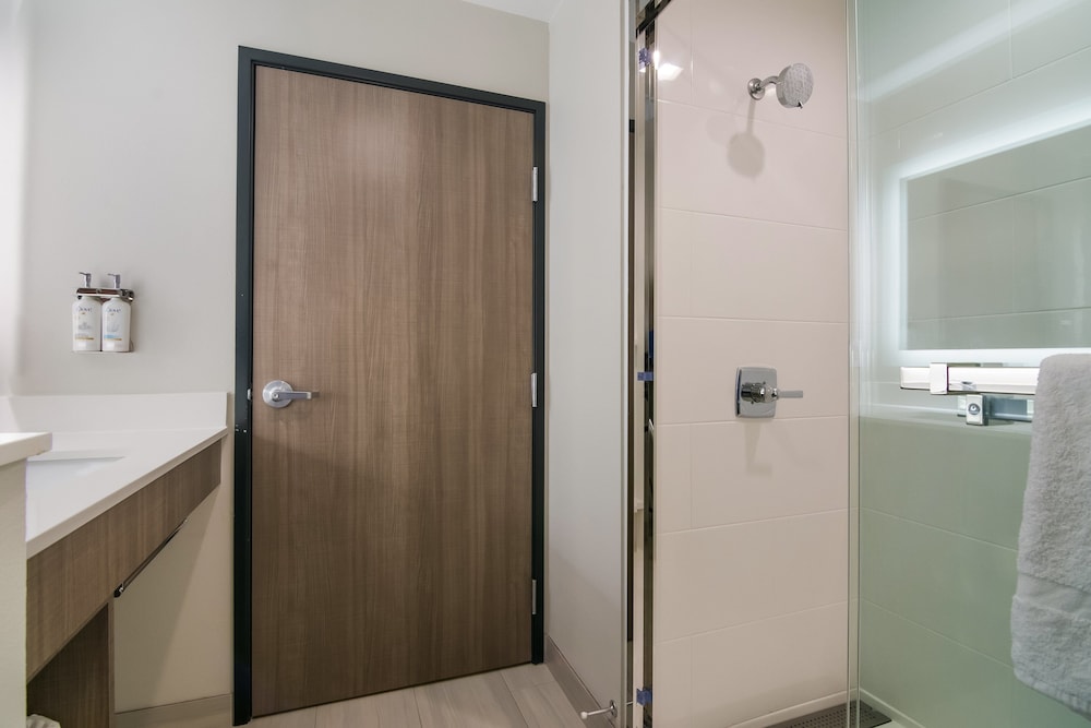 Holiday Inn Express & Suites Springdale Fayetteville Area - photo 20