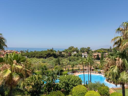 Gran Atico Duplex Con Inmejorables Vistas Al Mar — Marbella