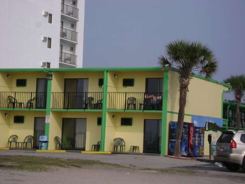 Sea Hawk Motel - photo 56