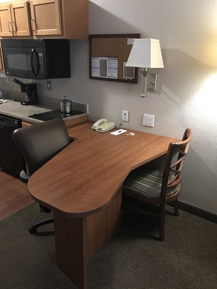 Candlewood Suites La Porte an IHG Hotel - photo 3