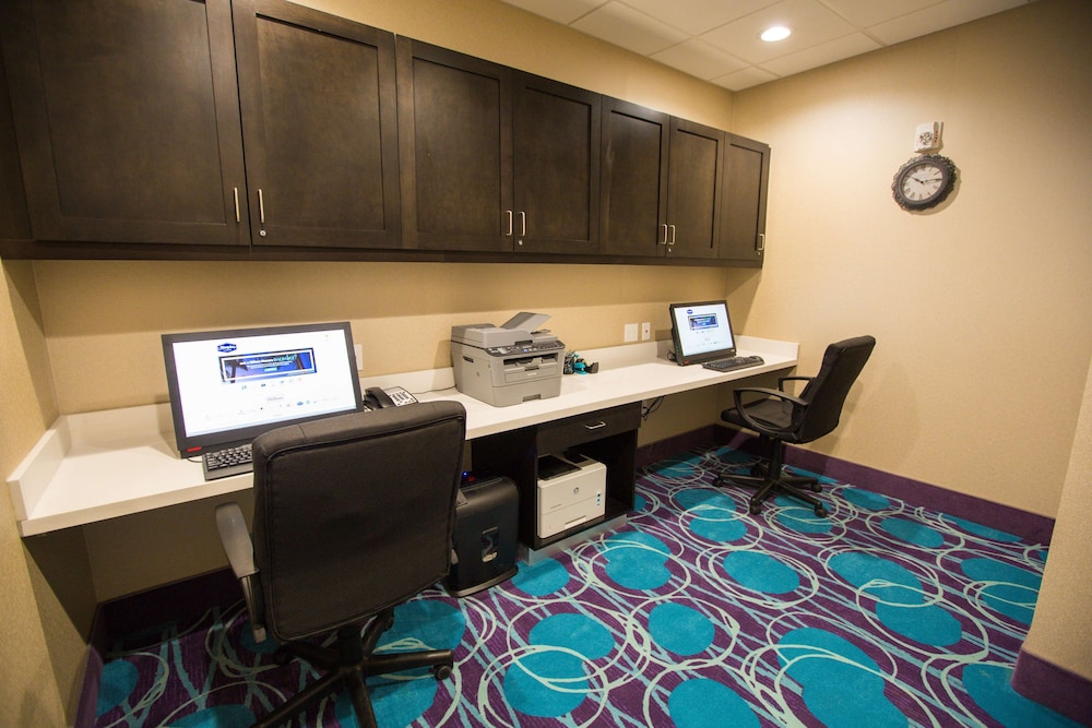 Hampton Inn El Reno - photo 62