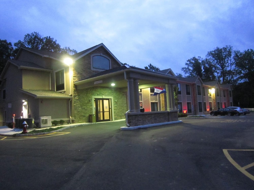 Red Carpet Inn And Suites Monmouth Jtc - photo 48