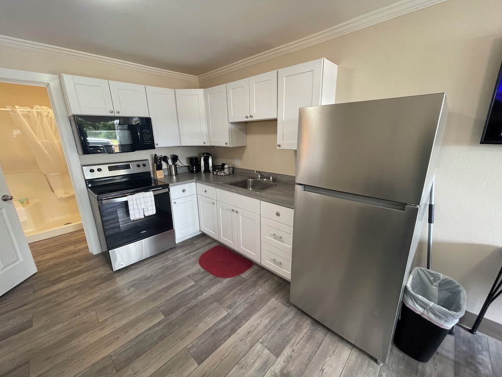 The Coastal Inn and Suites - photo 86