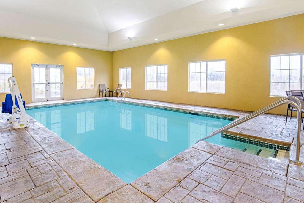 La Quinta Inn & Suites by Wyndham Lawton Fort Sill - photo 7