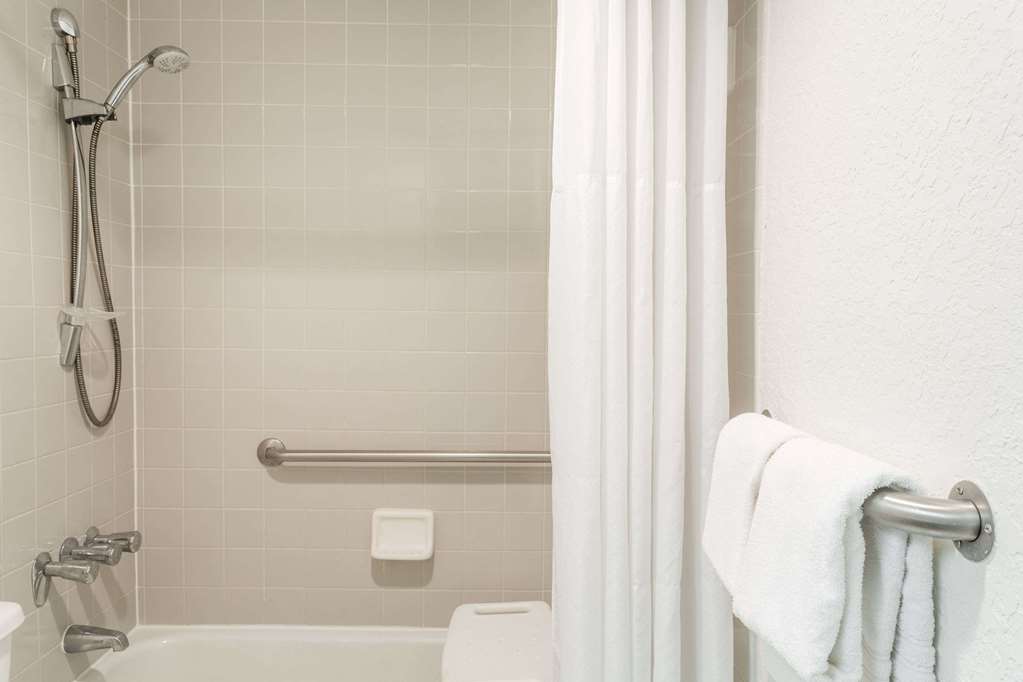 Travelodge by Wyndham Deltona - photo 17
