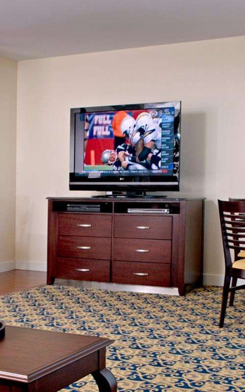 Newport Beach Hotel & Suites - photo 11