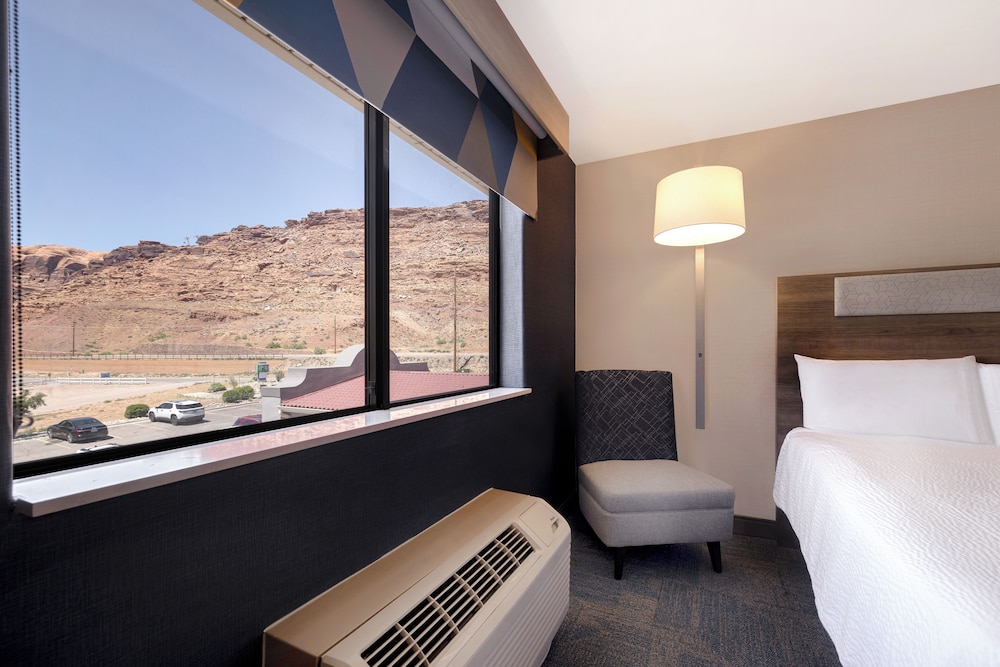 Holiday Inn Express & Suites Moab by IHG - photo 4