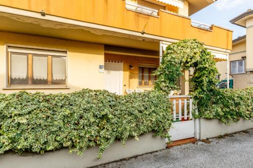 Villetta Girasole — hotel in Torre Del Lago Puccini
