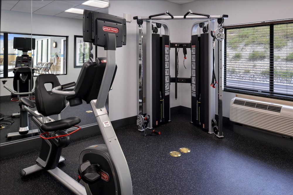 Holiday Inn Express & Suites Washington Meadow Lands by IHG - photo 20