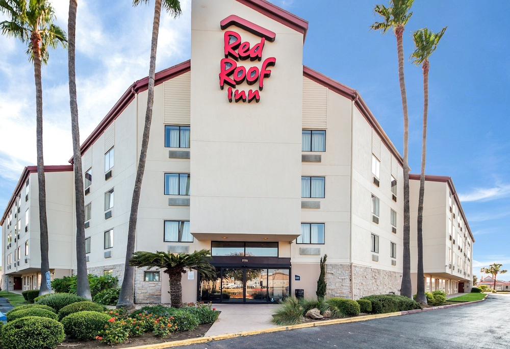 Red Roof Inn Laredo - photo 35