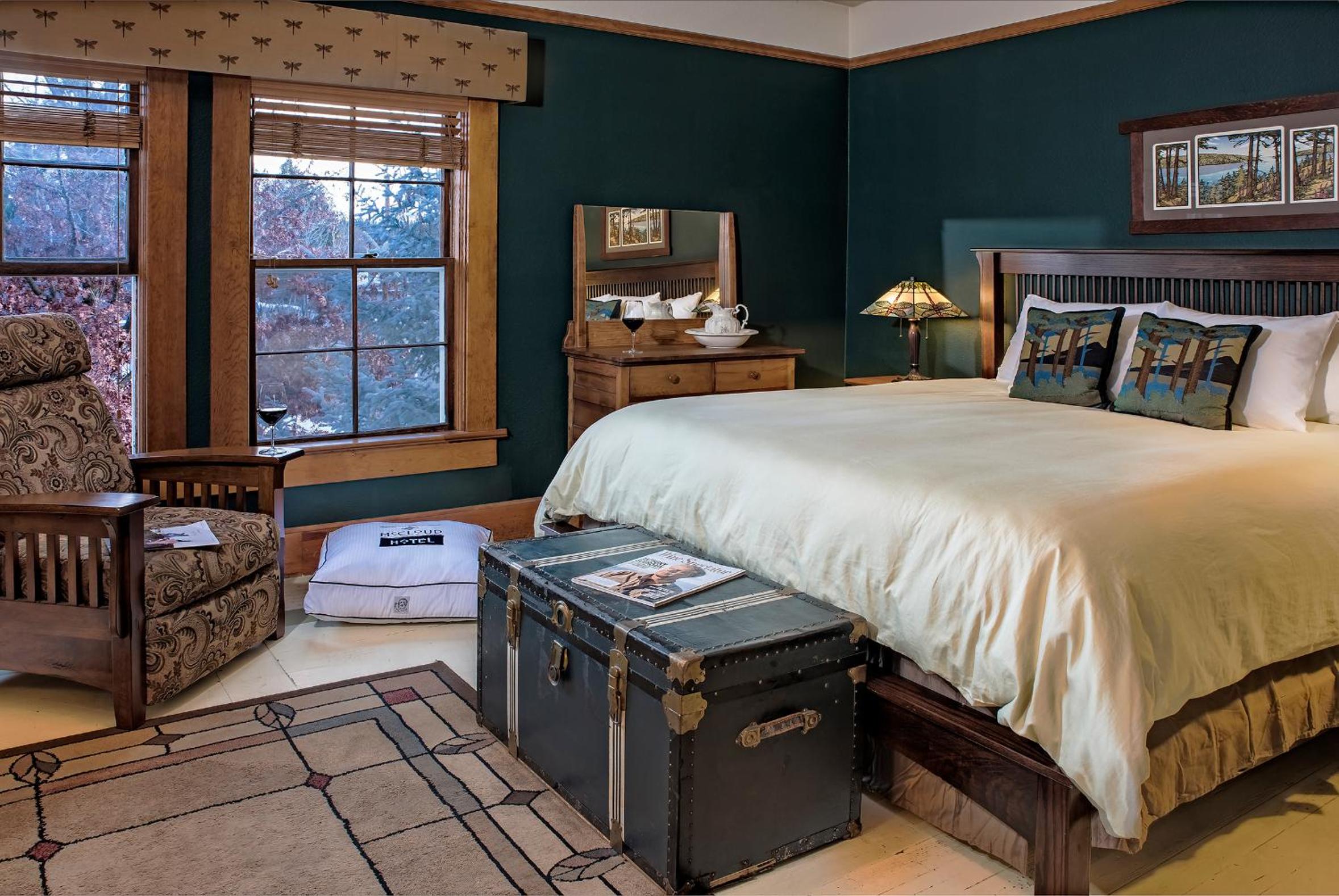 McCloud Hotel - photo 13