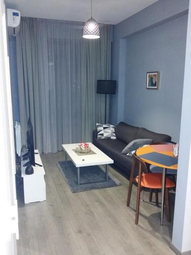 GG Home new cozy 2 bedroom apartment on 16th floor