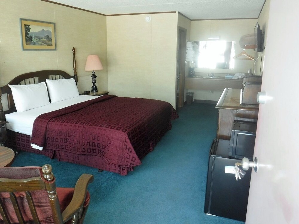 Colonial Mountain Inn - photo 7