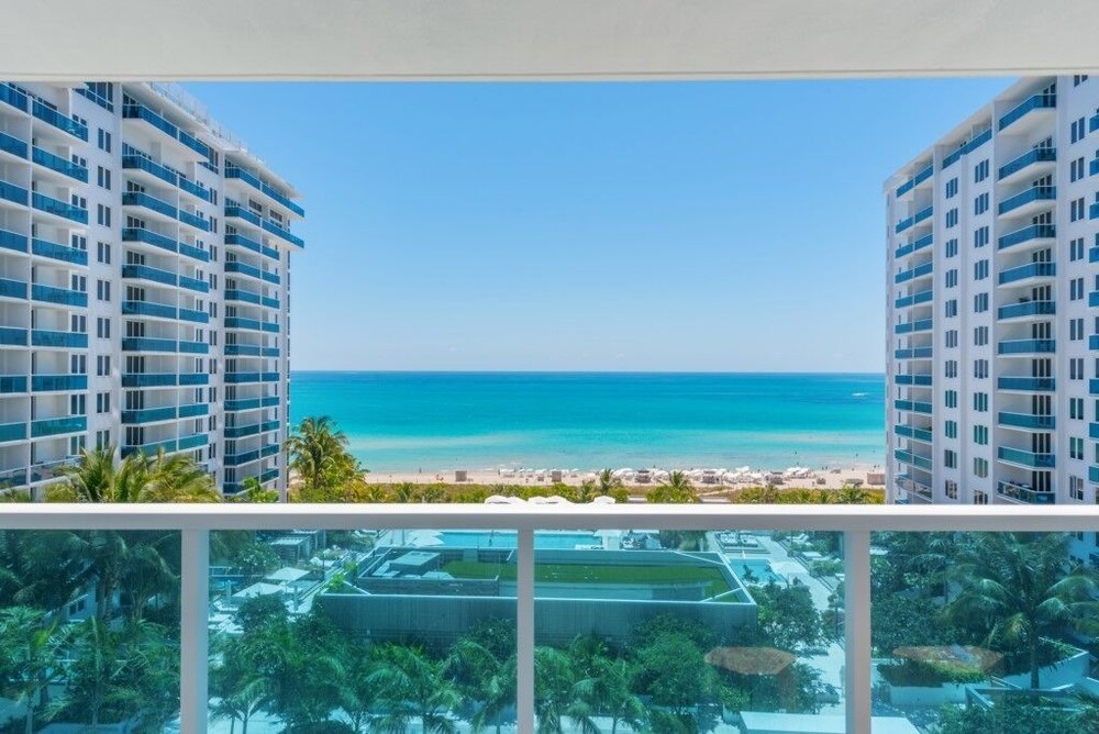 5 Star Hotel 1 1 Direct Ocean Unit 944 1 Bedroom Condo - photo 23