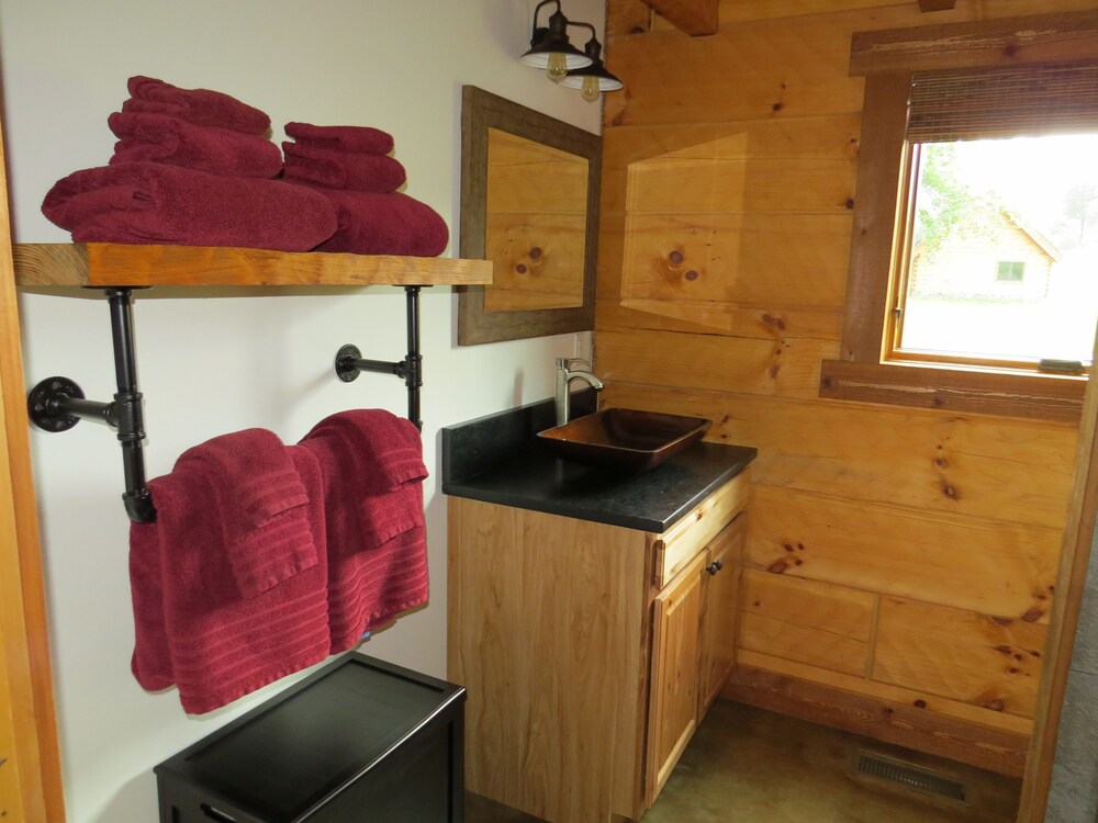 Southern Comfort Lakeside Cabin Resort - photo 42