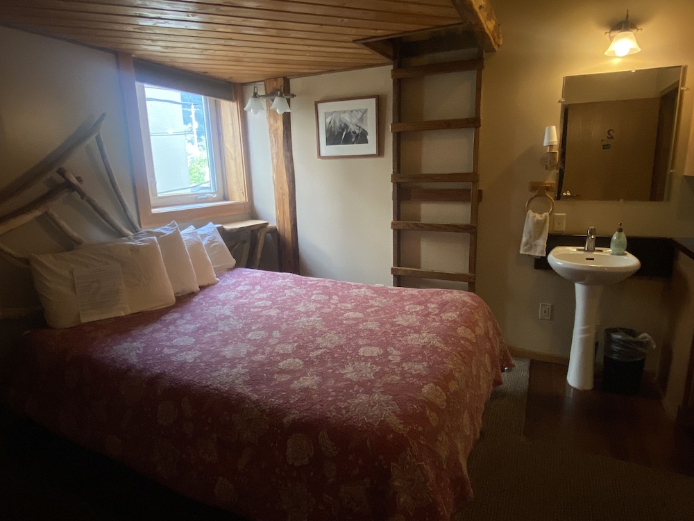 A Swan Nest Inn - photo 21
