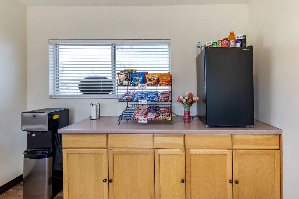 Econo Lodge On Historic Route 66 - photo 5