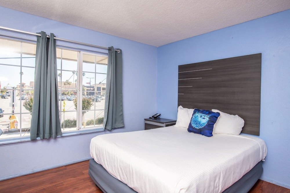 Aqua Breeze Inn - photo 48