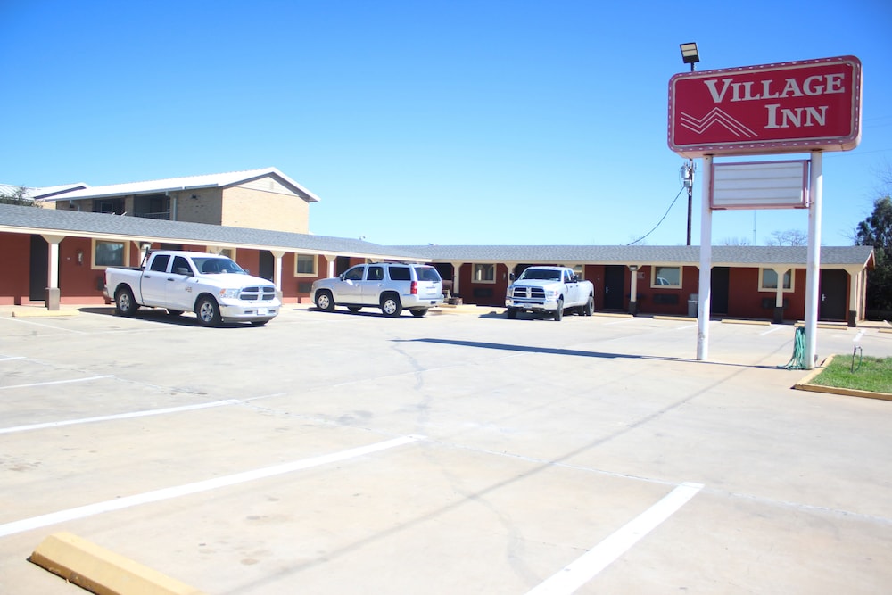 Village Inn Cotulla - photo 33