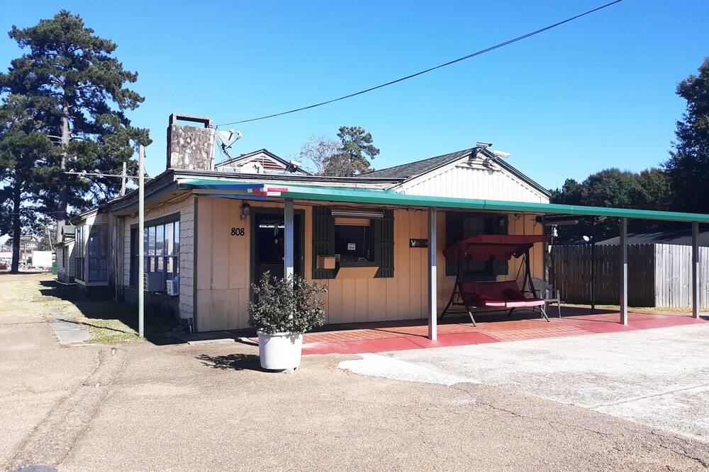 OYO Hotel Brookhaven MS Hwy 51 North - photo 19