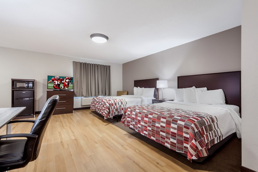 Red Roof Inn & Suites Omaha Council Bluffs - photo 10