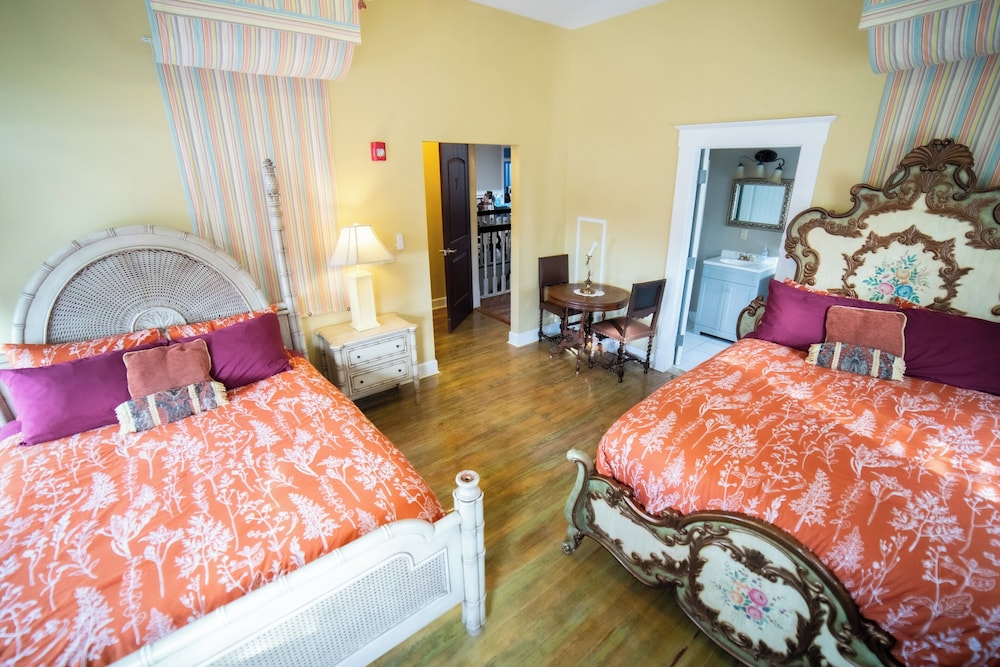 Oaak Tree Hotel - photo 157
