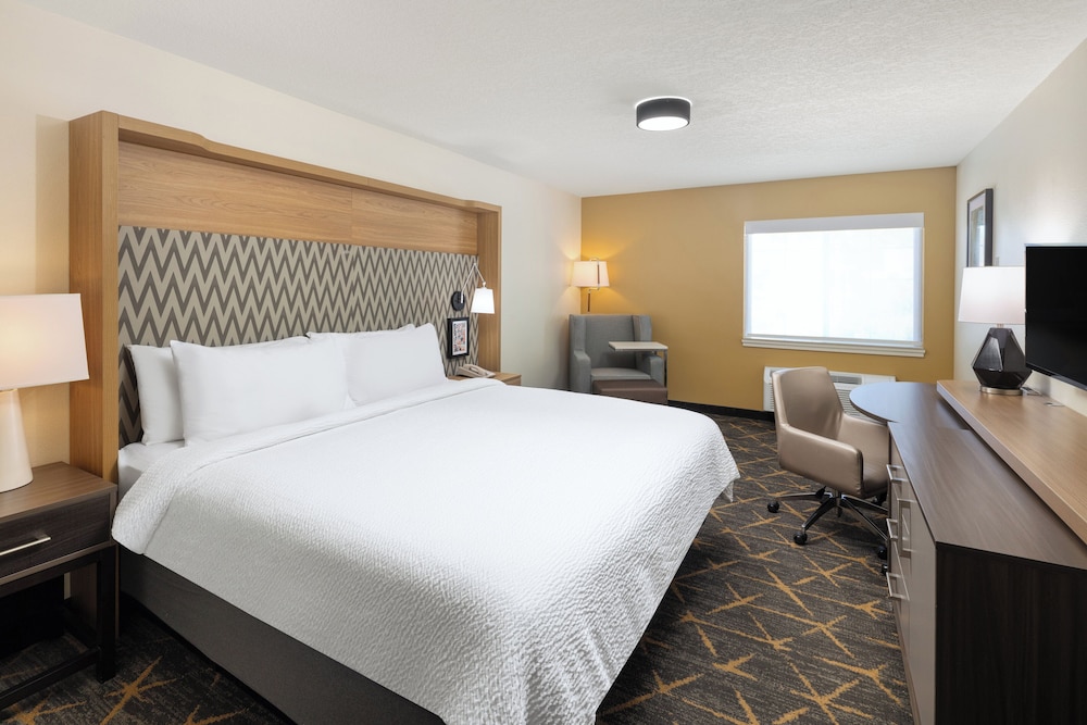 Holiday Inn Redding by IHG - photo 48
