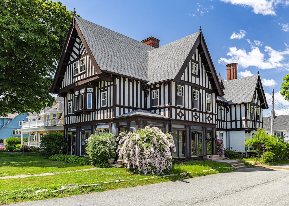 Stratford - featured photo