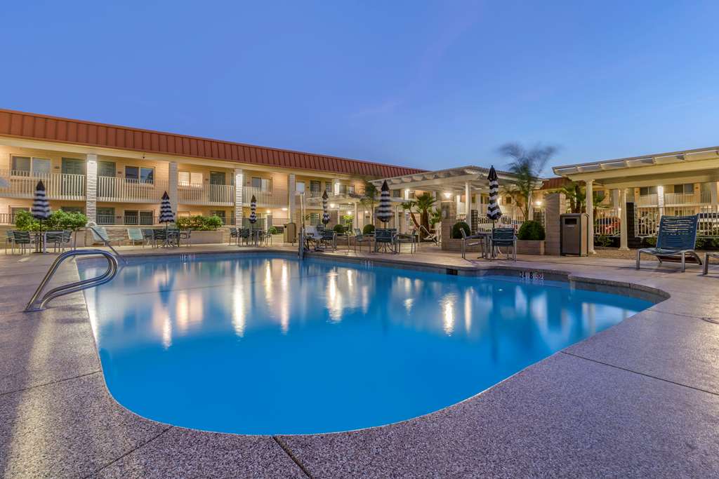 Best Western Plus Hilltop Inn - photo 2