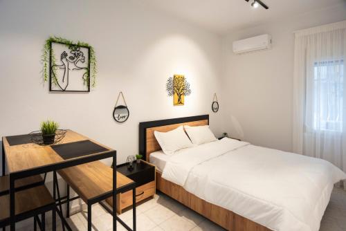 Chris and Mary White Tower Thessaloniki Center in Thessaloniki, Greece