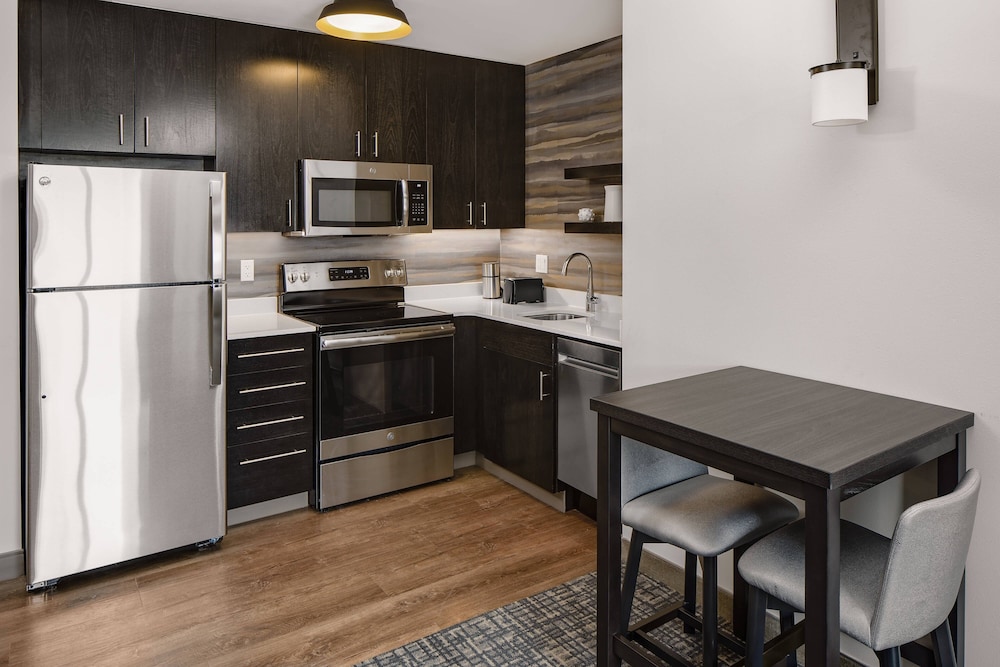 Residence Inn by Marriott Detroit Farmington Hills - photo 10