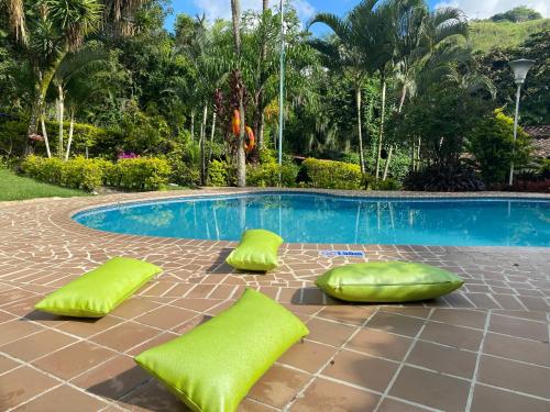 Finca Villa Chalet Del Rio Cali Farm Villa Chalet Cali River — 4-Star Luxury Hotel in Cali, Colombia