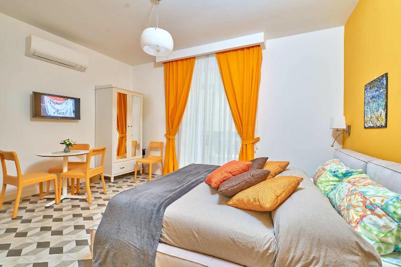 A Casa del Principe — 4-Star Luxury Hotel in Naples, Italy