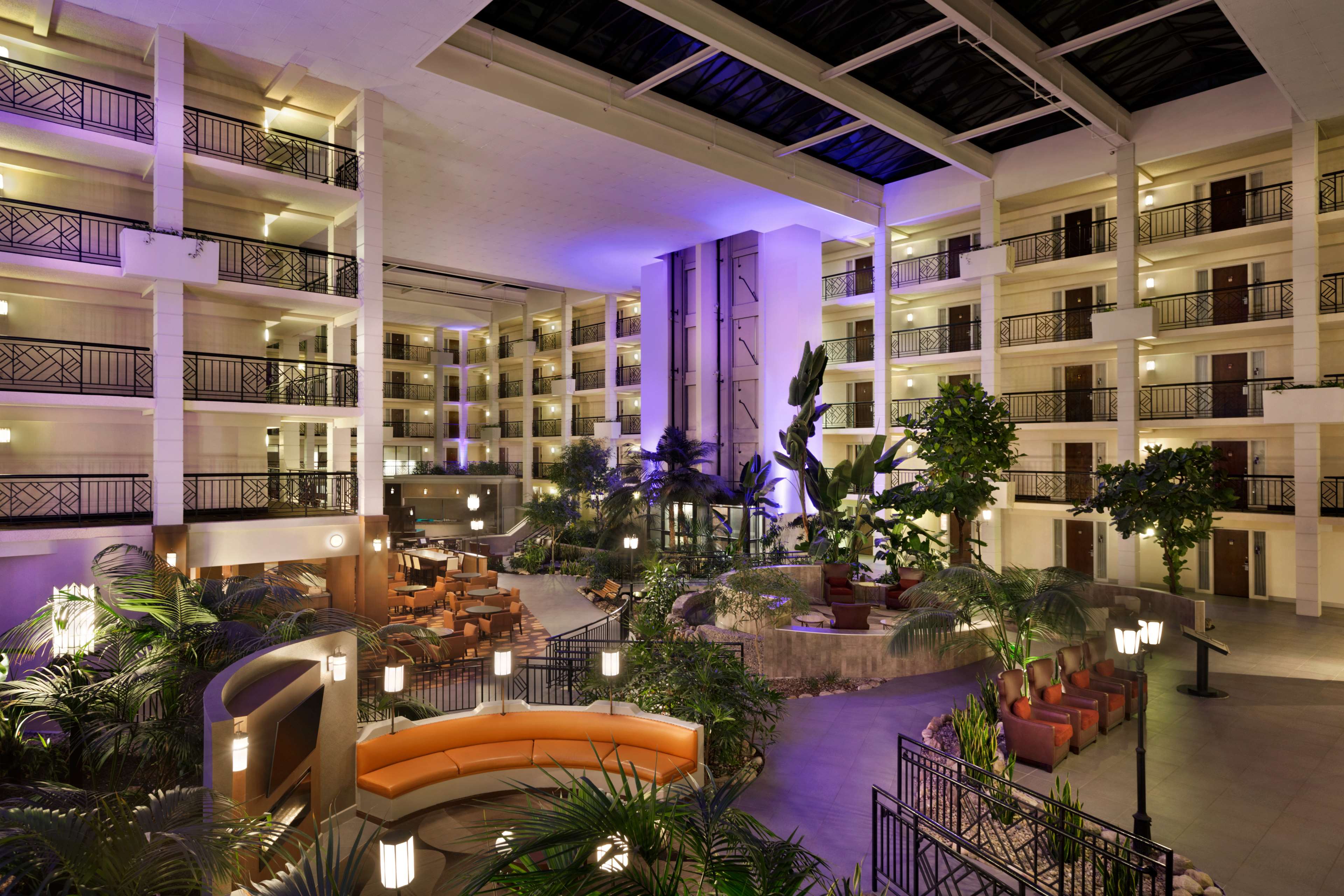 Embassy Suites by Hilton Piscataway Somerset - photo 6