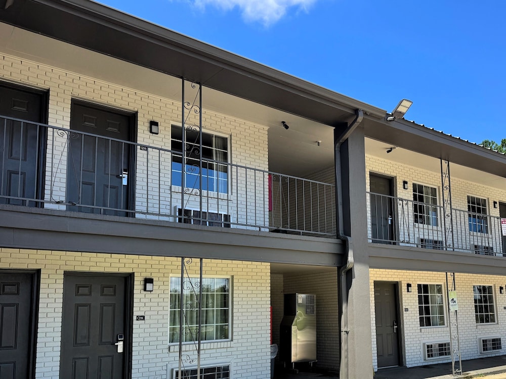 Super 8 by Wyndham Picayune - photo 20