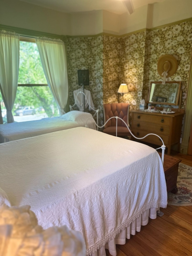 Gable House Bed and Breakfast Inn - photo 13