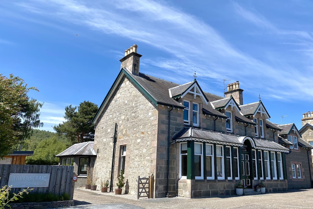 Ravenscraig Guest House — 4-Star Luxury Hotel in Aviemore, United Kingdom