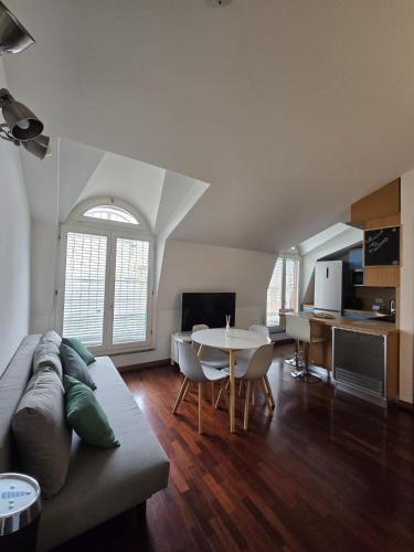 Urban Attic Isola District — 4-Star Luxury Hotel in Milan, Italy