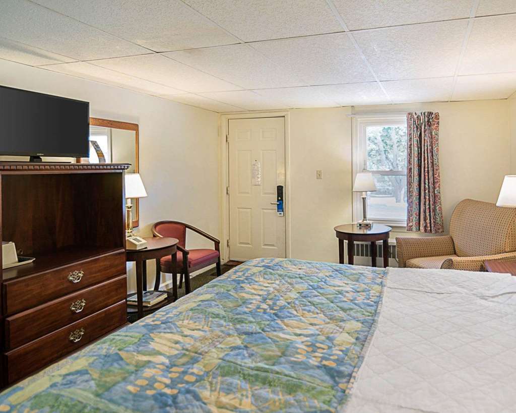 Econo Lodge Westminster MA - photo 14