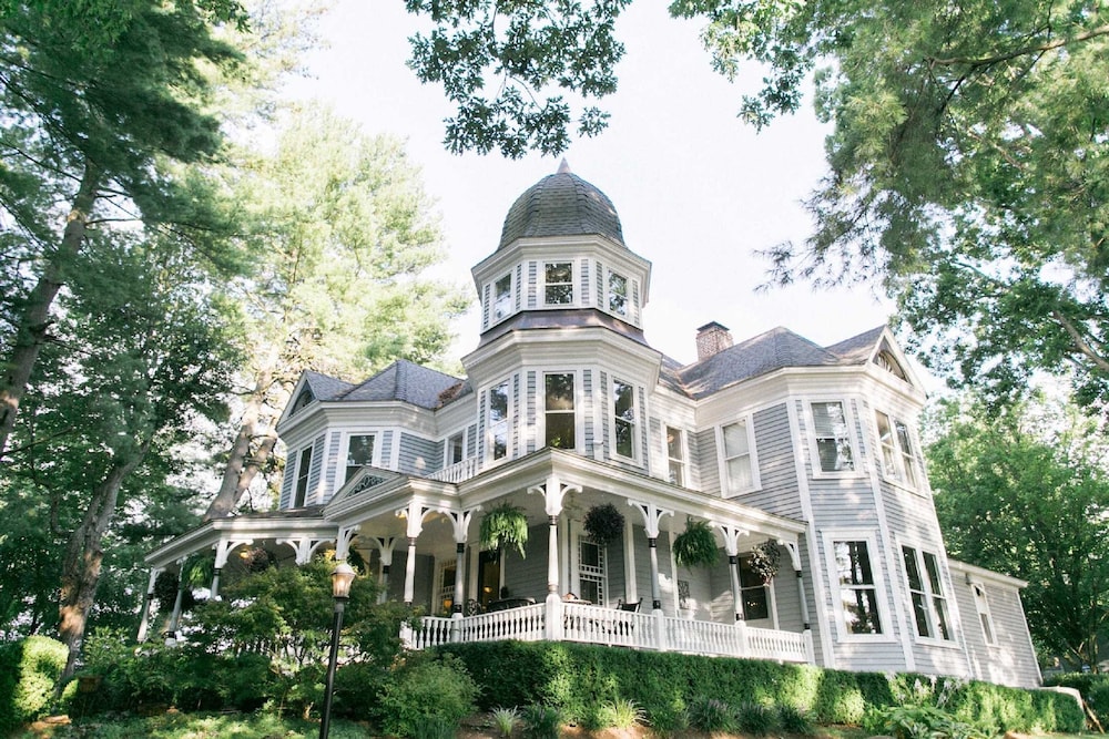 Biltmore Village Inn B&B — 4-Star Luxury Hotel in Asheville, United States