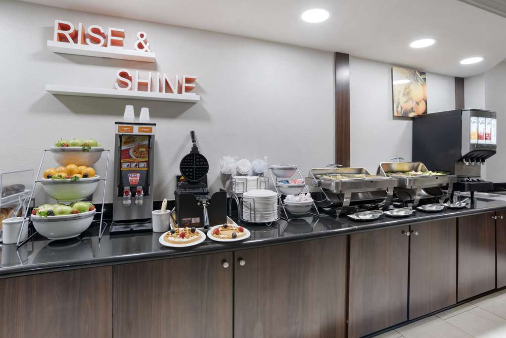 Comfort Inn & Suites New Orleans Airport North - photo 35