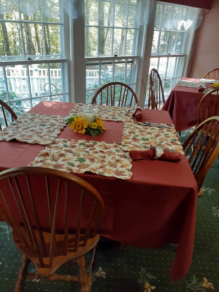 Fox Creek Inn Llc - photo 13