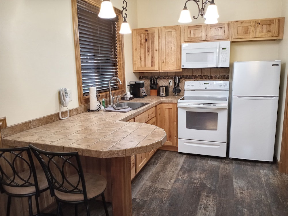 Yellowstone Riverside Cottages - photo 42