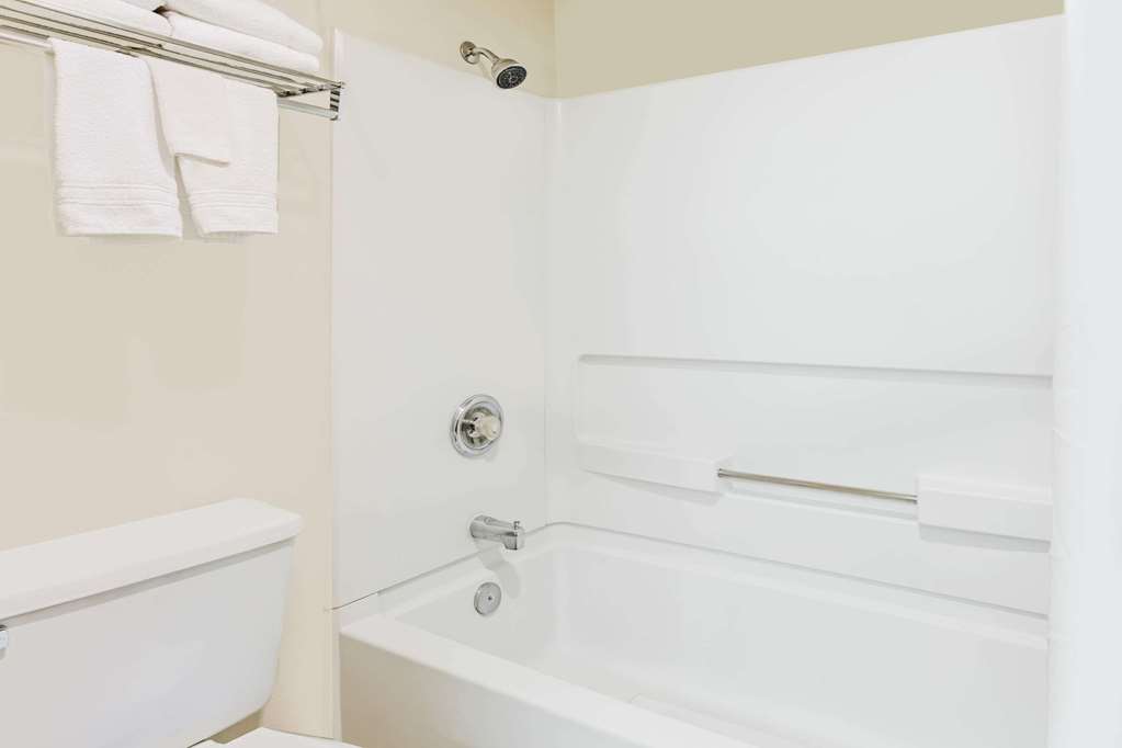 Super 8 by Wyndham Fruita - photo 10