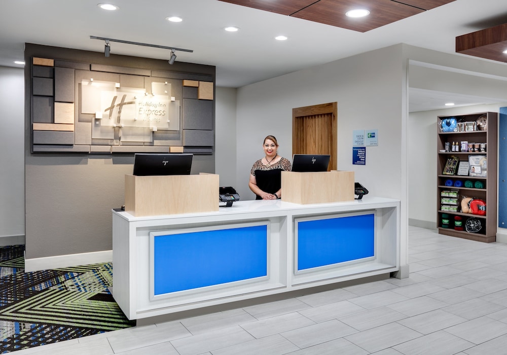 Holiday Inn Express and Suites San Antonio NW near - photo 55