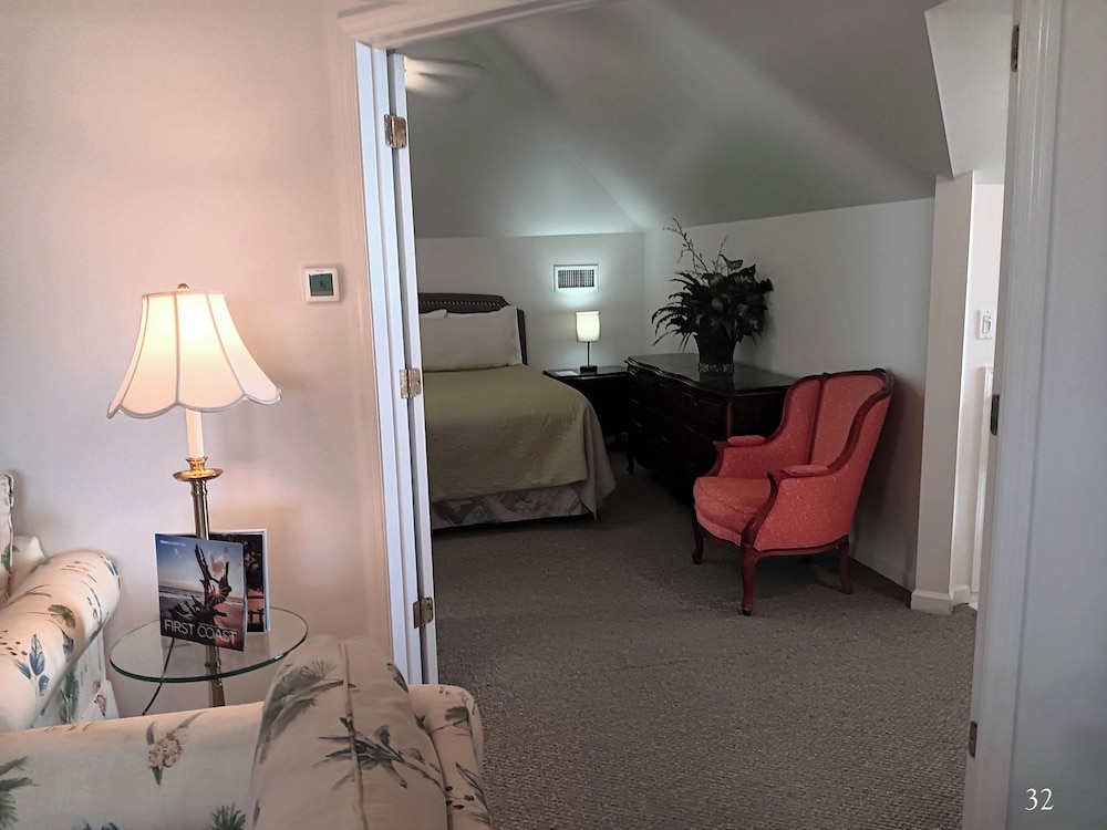 The Cozy Inn - photo 18